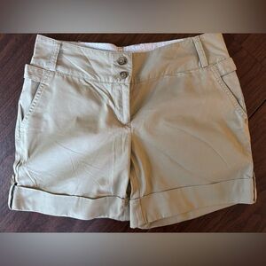 Land’s End 100% Cotton Women's Tan Khaki Shorts size 4